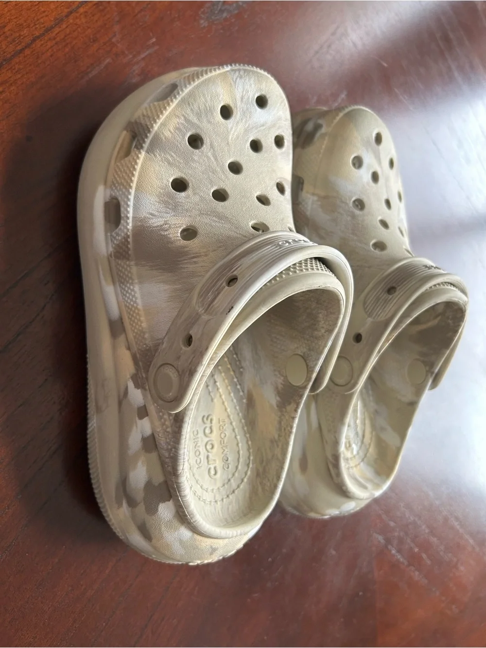 CROCS White & cream Camo Classic Clog Platform size 6